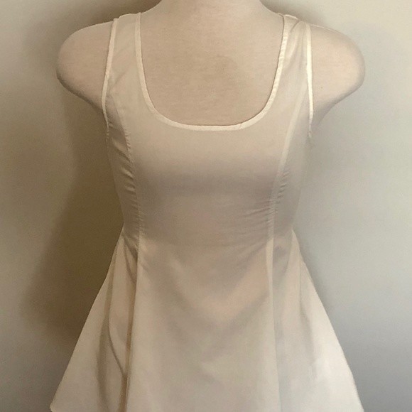 Very J Sleeveless White Hi-Low Top - Picture 1 of 10